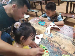 DIY親子手工——畫臉譜