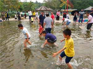 親子互動(dòng)游戲——摸魚兒